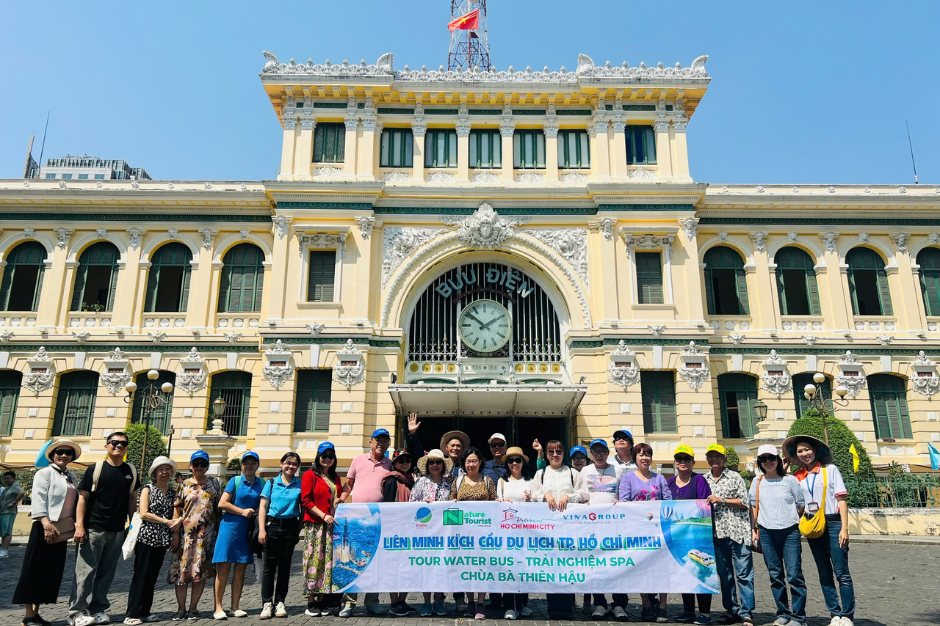 Khám Phá Sài Gòn: Tour Xe Bus 2 Tầng Cùng Kiwi Travel