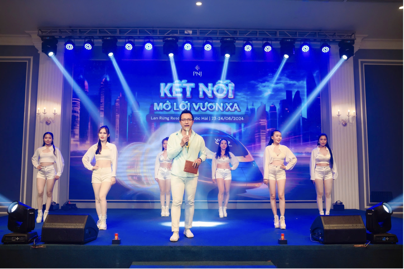10 Mẹo tối ưu ngân sách tổ chức Year End Party hiệu quả