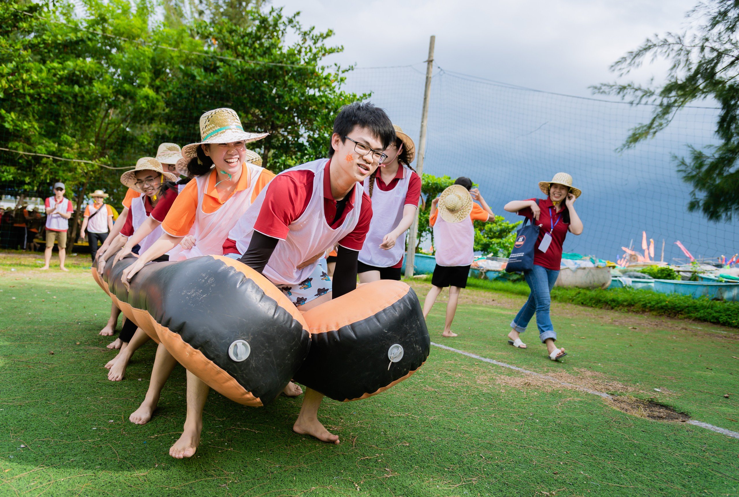 Dynamic summer - work hard, play hard