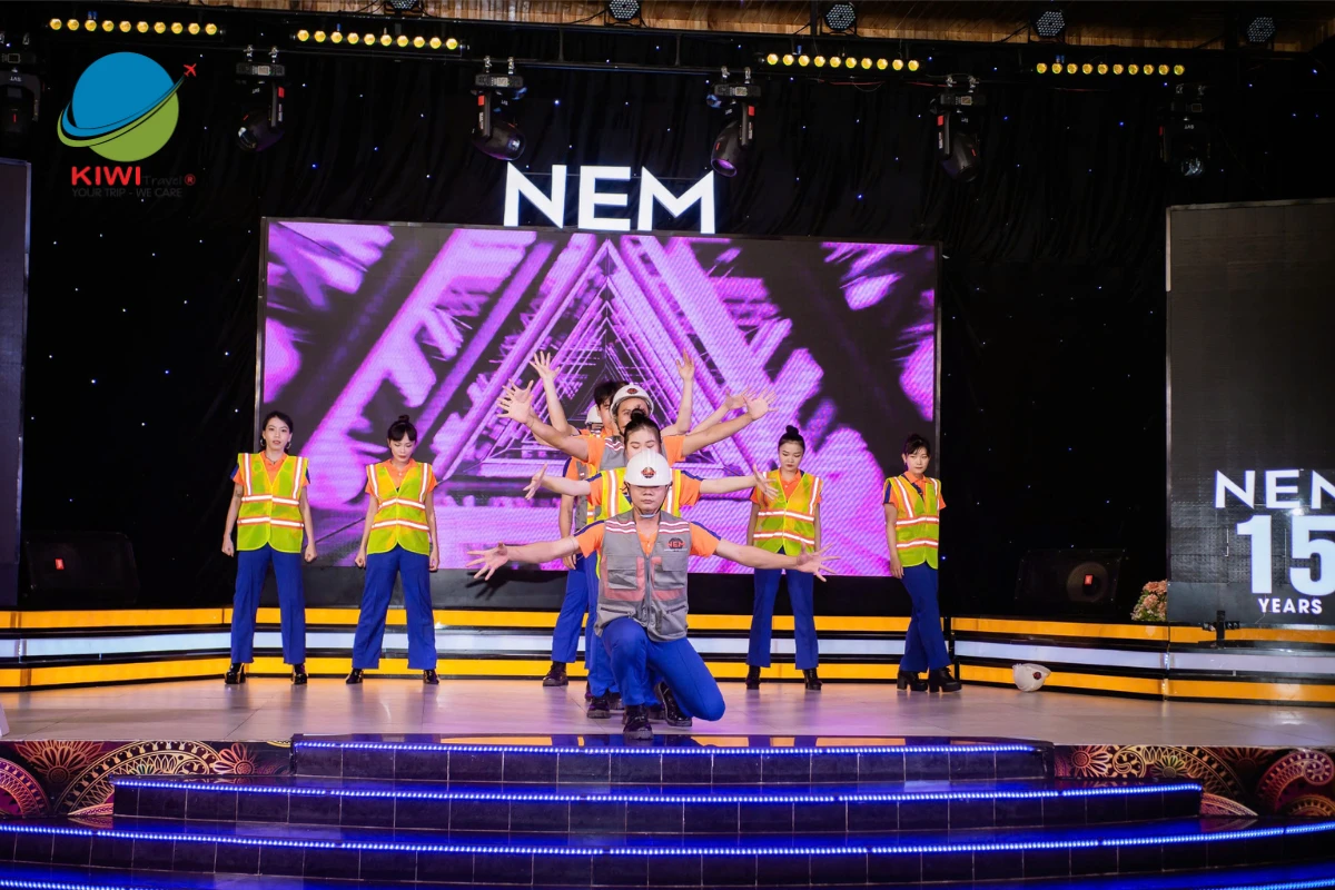 TỔ CHỨC SỰ KIỆN VỚI GALA DINNER KỶ NIỆM 15 NĂM THÀNH LẬP CÔNG TY