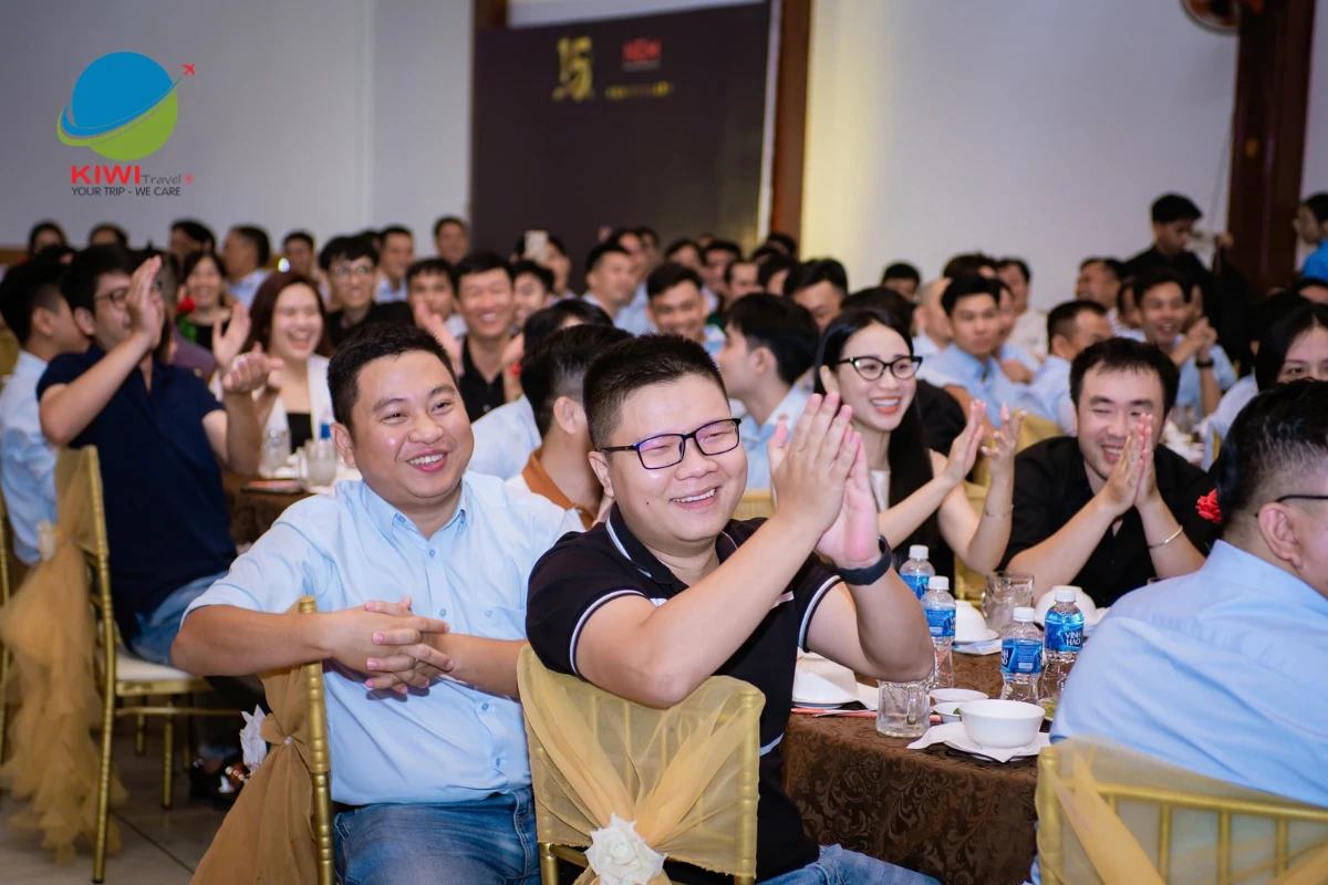 TỔ CHỨC SỰ KIỆN VỚI GALA DINNER KỶ NIỆM 15 NĂM THÀNH LẬP CÔNG TY