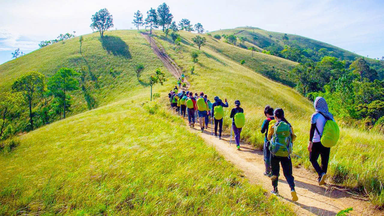 Team Building kết hợp Trekking - giải pháp cho một chuyến đi độc đáo và gắn kết