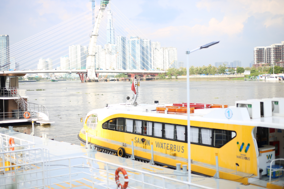 Khám Phá Sài Gòn: Tour Xe Bus 2 Tầng Cùng Kiwi Travel