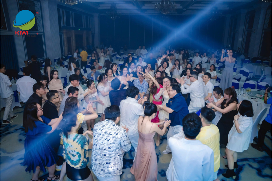 YEAR END PARTY Là gì ? Giải pháp hoàn hảo cho tiệc tất niên