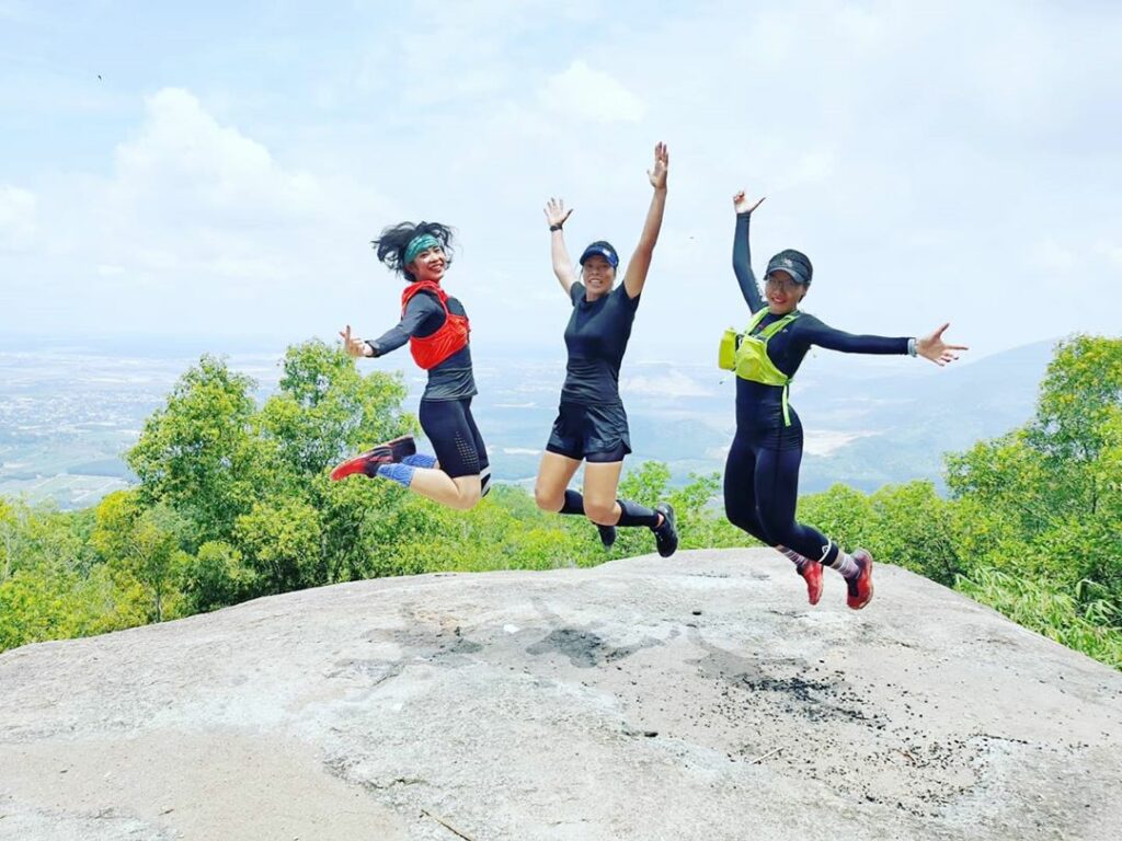 Trekking núi Dinh - cung trekking cực chất gần Sài Gòn