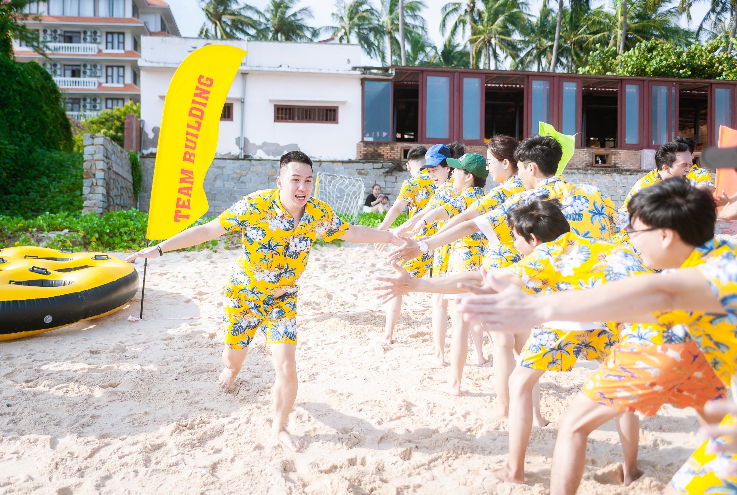 Team Building: ''Cùng Nhau Vươn Tầm Cao Mới''